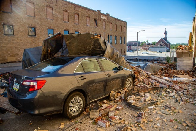 USA Today – Monday’s derecho damaged 10M acres of crops in Iowa; 600K still without power in MidwesT
